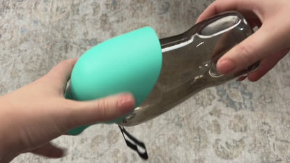 HydroMate XL™ | 800ml Leak-Proof Dog Water Bottle with One-Hand Use and Foldable Bowl for All Dogs Including Large Breeds and Multiple Pets